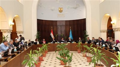 مجلس شئون التعليم والطلاب بجامعة الإسكندرية يؤكد على دعم الطلاب وتوفير بيئة تعليمية متميزة