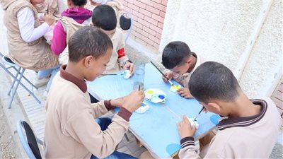   المكتبة المتنقلة تواصل جولاتها بزيارة مدرسة سالم الزيبق بأبوحمص