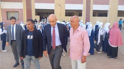 مدير تعليم أسيوط يتفقد مدرسة النيل الدولية والمصرية اليابانية
