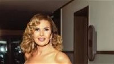 في خامس أيام مهرجان الجونة .. يسرا ملكة الأناقة والسحر 