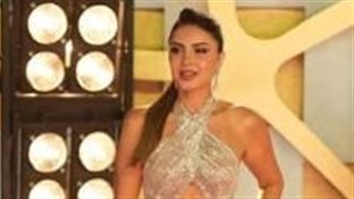 في اليوم الخامس لمهرجان الجونة.. نجلاء بدر تطل بالمخمل المطرز 