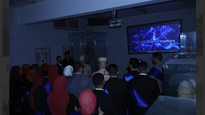 طلاب جامعة الإسكندرية فى زيارة إلى كلية الطب للقوات المسلحة