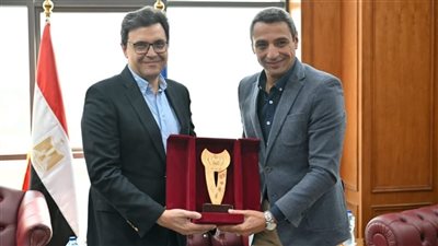 وزير الثقافة يلتقي محافظ السويس لبحث سبل دعم الأنشطة الإبداعية 