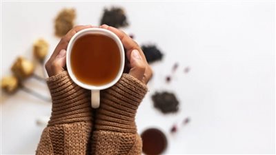  3 مشروبات خريفية دافئة مفيدة لصحتك.. حافظ على تناولها 