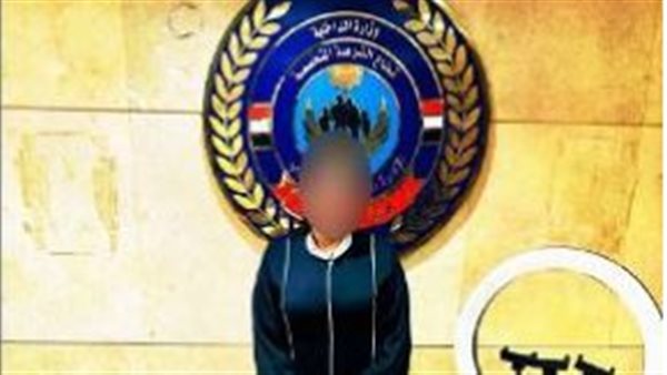 "مطواه وباروكة".. ما وجدت الشرطة بحوزة التيك توكر البرنسيسة غزل؟