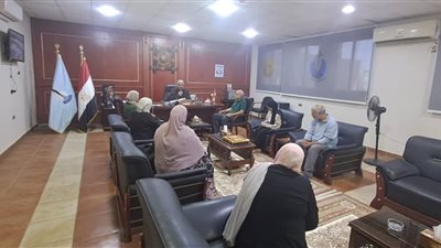 رئيس مدينة رأس غارب يناقش طلبات المواطنين 