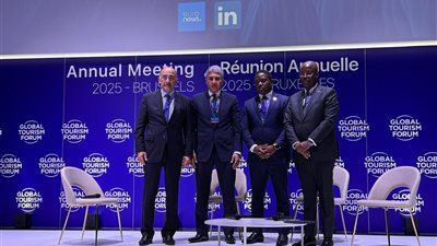 وزير السياحة والآثار يشارك كمتحدث رئيسي في جلسة نقاشية مخصصة لقارة أفريقيا