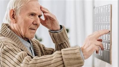 كم يعيش المصاب بالخرف؟ سؤال صادم وإجابة قاسية