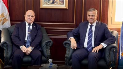 رئيس النيابة الإدارية يلتقي محافظ الإسكندرية لبحث سبل التعاون المشترك
