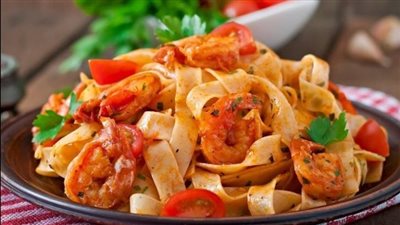 طريقة عمل مكرونة بالجمبري والزعتر الأخضر