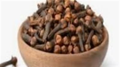 5 فوائد صحية لمضغ القرنفل يومياً على معدة فارغة