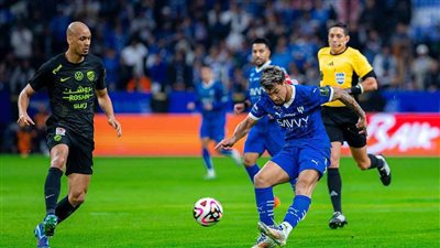 الشوط الأول.. الهلال يتقدم على الاتحاد بهدف في الكلاسيكو