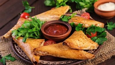 طريقة عمل سمبوسة الدجاج المقرمشة