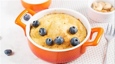 كيكة الزبادي بالشوفان.. مذاق لذيذ وصحي في دقائق