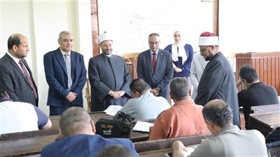 أمين البحوث الإسلاميَّة يتفقَّد سير الاختبارات التحريريَّة للمتقدِّمين إلى المسابقة العامَّة للإيفاد