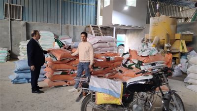 حملات تموينية مكثفة بأولاد صقر تضبط مخللات مجهولة المصدر ومواد غذائية بدون فواتير