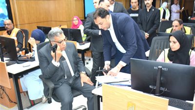 محافظ الدقهلية يتابع  محاكاة التعامل مع مياه الأمطار وحركة المواقف بالمنصورة 