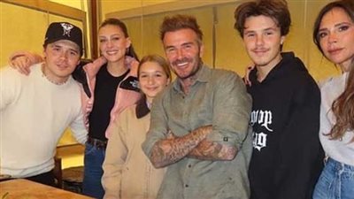 فيكتوريا بيكهام تكسر صمتها وسط تصاعد شائعات الخلاف مع بروكلين ونيكولا