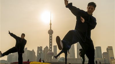 أطباء يحددوت تمارين صينية قديمة قد تخفف ألم الركبة المزمن