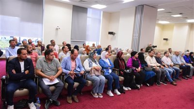 يوم الثاني.. وزير العمل يواصل الجولات الميدانية لمتابعة تطبيق قانون العمل الجديد