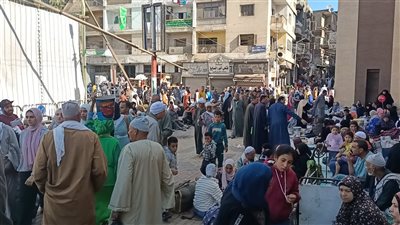آلاف المواطنين يتوافدون على ساحة المسجد الإبراهيمي بدسوق