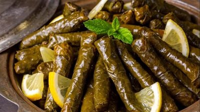 طريقة عمل ورق العنب باللحم اللذيذ
