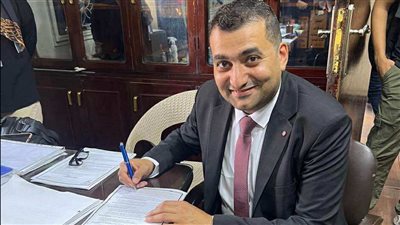 قائمة أحمد الأحمر تتقدم بأوراق الترشح لانتخابات نادي النصر