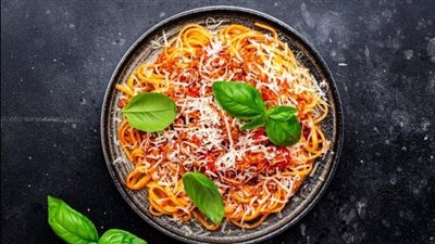 حضري مكرونة بولونيز على الطريق الإيطالية