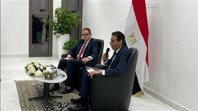 مساعد وزير الخارجية للشؤون القنصلية يلتقي بأعضاء الجالية المصرية في أبو ظبي 