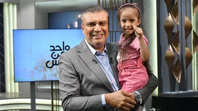 بالفيديو.. الطفلة رؤى تحفظ نصف القرآن وجدول العناصر وتعرف حدود مصر بدقة مذهلة