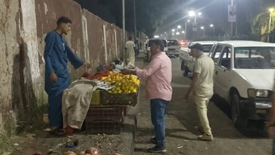 محافظ أسيوط: استمرار حملات إزالة إشغالات الباعة الجائلين بموقف نزلة عبداللاه بحي شرق