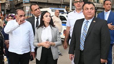 محافظ البحيرة تتابع أعمال تطوير ميدان المحطة بدمنهور 