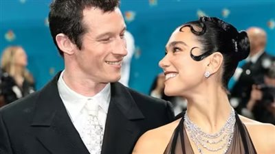 دوا ليبا وكالوم تيرنر يخطفان الأنظار في ليلة موسيقية ساحرة