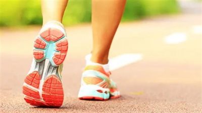 دراسة: المشي نصف ساعة يوميًا يقلّل خطر أمراض القلب بنسبة 25%