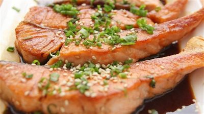 اكتشف أطعمة يُنصح بالابتعاد عنها في أثناء وجبة الغداء