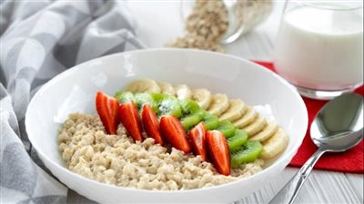 شوفان بالفواكه الطازجة.. وصفة صحية للرجيم