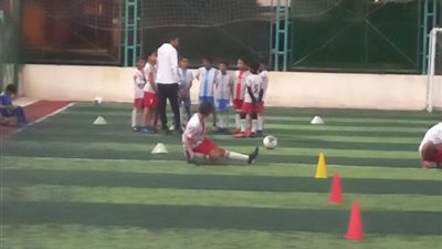 تدريبات رياضية بمركز شباب الشهيد مهيد الهواري ببرج العرب