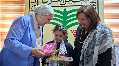 رئيسة القومي للطفولة تستقبل الطفلة الفلسطينية 