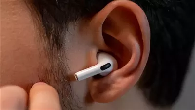 استخدام سماعة أذن واحدة فقط يضر بالسمع.. باحثون يحذرون