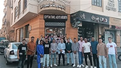 للتعرف على الجانب العملي.. طلاب “إيجوث” يزورون غرفة شركات السياحة والسفر 