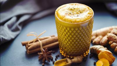 يعزز المناعة ويحارب الالتهابات.. فوائد الكركم مع القهوة 