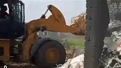 حملة موسعة لإزالة التعديات على الأراضي الزراعية بالأبعادية