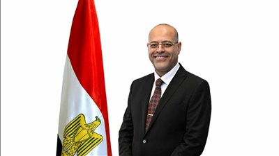 بالصور.. العمل تواصل اختبارات المتقدمين للعمل في مهن كهربائي وميكانيكي معدات ثقيلة 