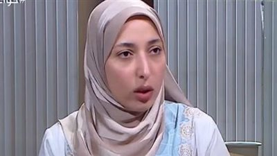 هل الدعاء على الظالم يعيد الحق؟.. أمينة الفتوى تجيب