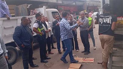 نائب محافظ القليوبية تصادر سيارة لبيع المنتجات بدون ترخيص بشبرا الخيمة