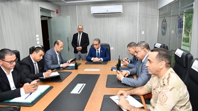 فى اليوم الثانى.. محافظ الفيوم يتابع أعمال فتح وانتظام العمل بجميع لجان التصويت 