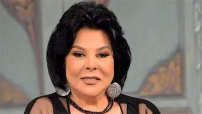 افتتاح مهرجان القاهرة السينمائي.. إسعاد يونس ملكة الأناقة والاحتشام