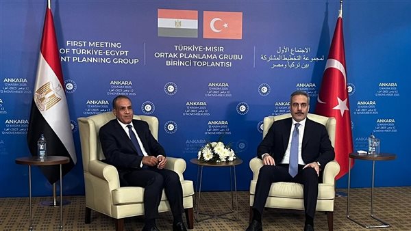 وزير الخارجية والهجرة 