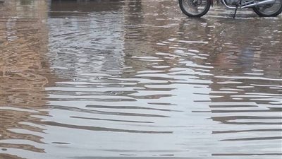 أمطار غزيرة في شمال كفر الشيخ.. والمحافظة وشركة المياه يكثفان جهود المواجهة