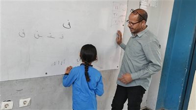 مدير تعليم فرشوط يجري جولة لمدرسة الشهيد عبد الرازق خلاف الابتدائية